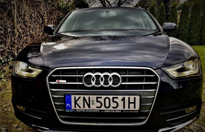 Audi A4 cena 46900 przebieg: 210000, rok produkcji 2012 z Sulejów małe 562